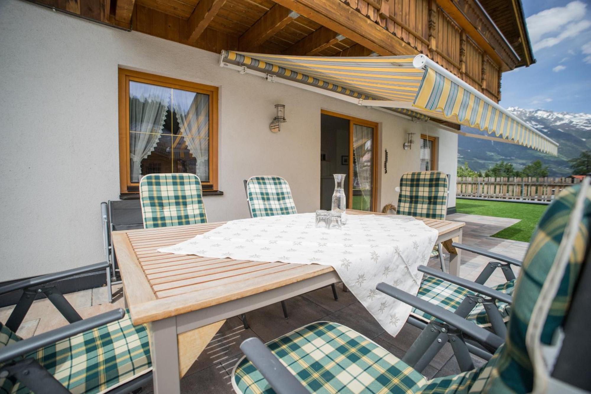 Alpenzeit Villa Ladis Exteriör bild